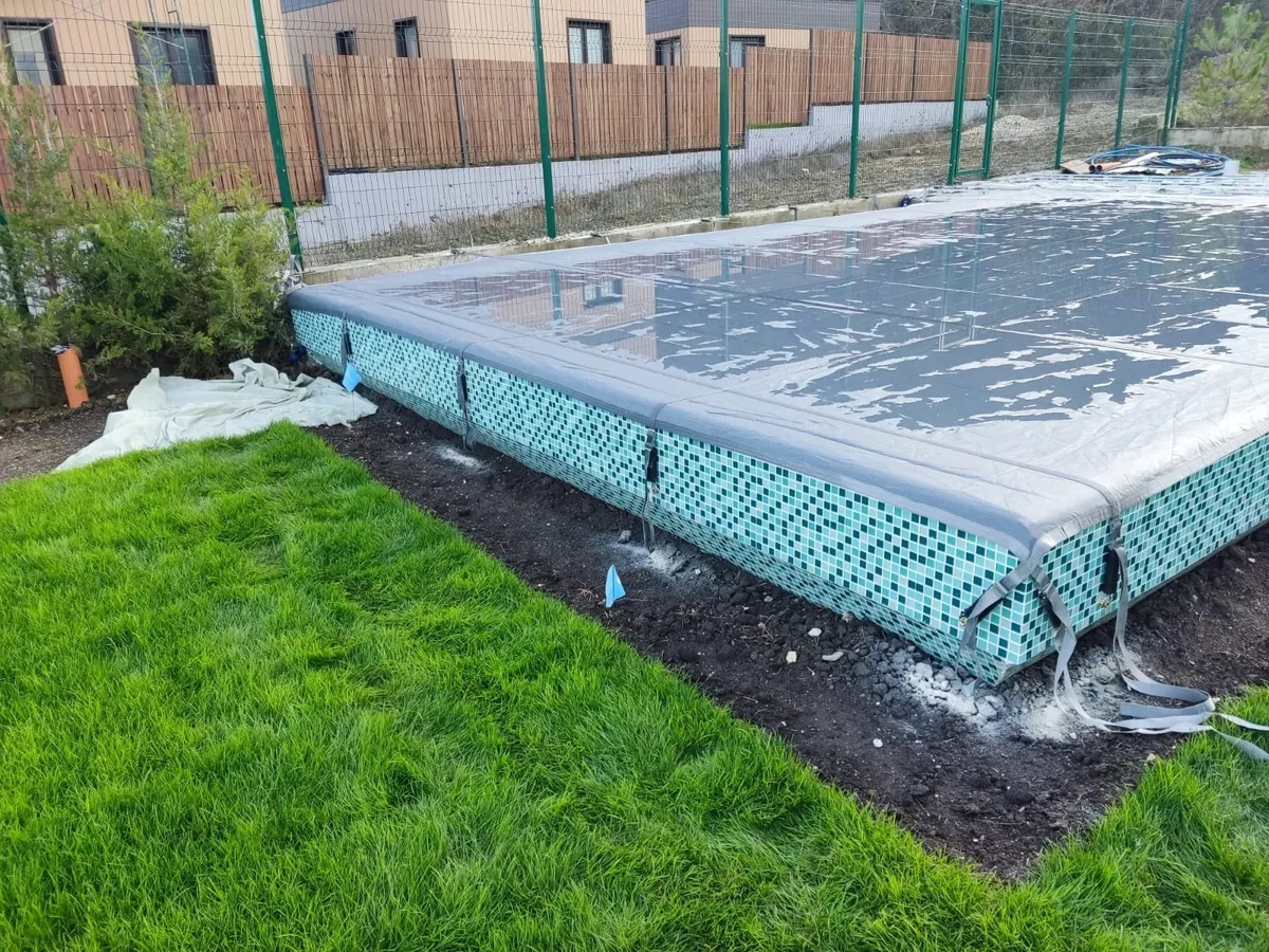 Батутное покрывало на бассейне в Пензе